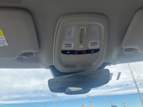 Used 2025 Volvo XC90 B5 Plus image 22