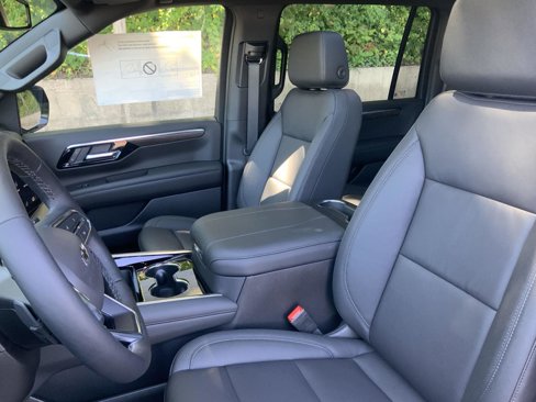 New 2026 Chevrolet Suburban Z71 w/ Comfort Package image 11