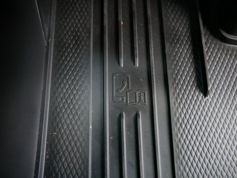 Used 2025 Volkswagen Atlas Peak Edition SE image 28