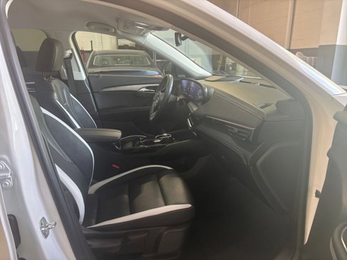 Used 2024 Buick Envision Sport Touring image 27