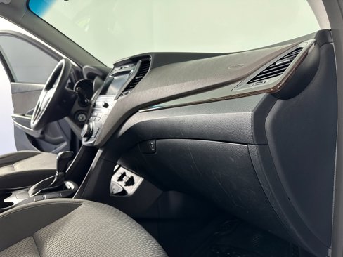 Used 2017 Hyundai Santa Fe SE image 37