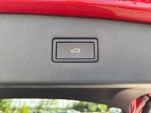 Certified 2024 Volkswagen Tiguan SE R-Line image 29