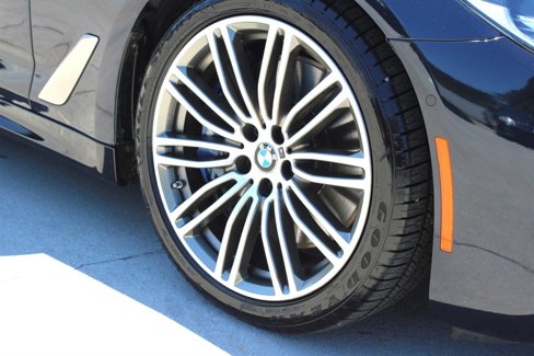Used 2018 BMW M550i xDrive image 12