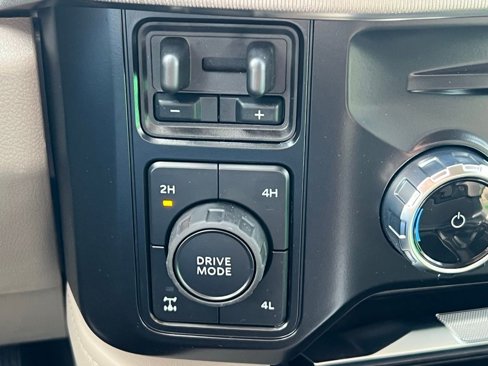 New 2025 Ford F250 Platinum w/ Platinum Plus Package image 34