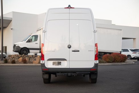 Used 2025 Mercedes-Benz Sprinter 2500 image 4