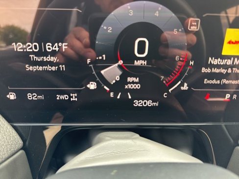Used 2025 GMC Yukon XL Denali image 27