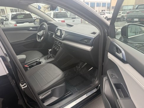Used 2024 Volkswagen Taos SE image 13