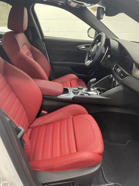 New 2025 Alfa Romeo Giulia AWD w/ Veloce Package AWD image 10