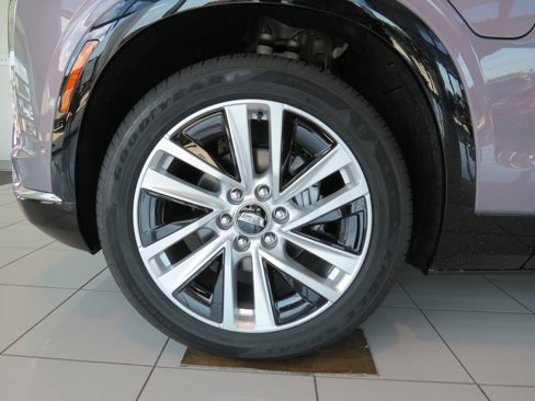 New 2026 Cadillac Vistiq Luxury w/ LPO, Floor Liner Package image 11