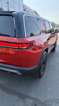 Used 2025 Rivian R1S Adventure image 6