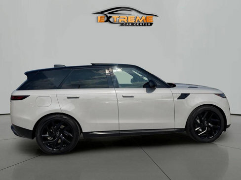 Used 2023 Land Rover Range Rover Sport SE image 7