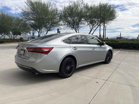 Used 2016 Toyota Avalon Touring image 5
