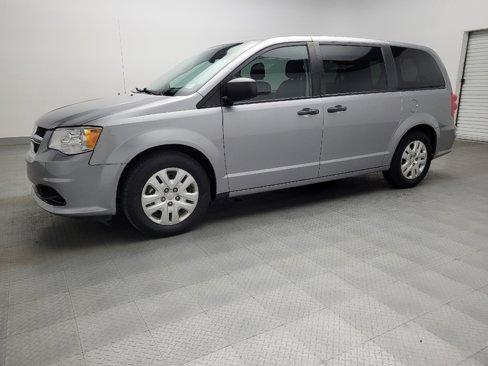 Used 2020 Dodge Grand Caravan SE image 2