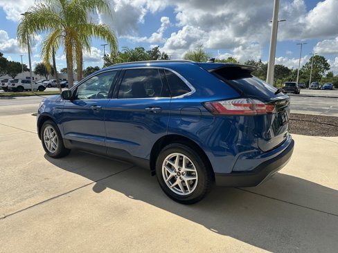 Used 2024 Ford Edge SEL w/ Convenience Package image 5