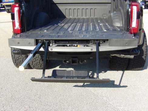 Used 2024 Ford F450 Limited w/ FX4 Off-Road Package image 60