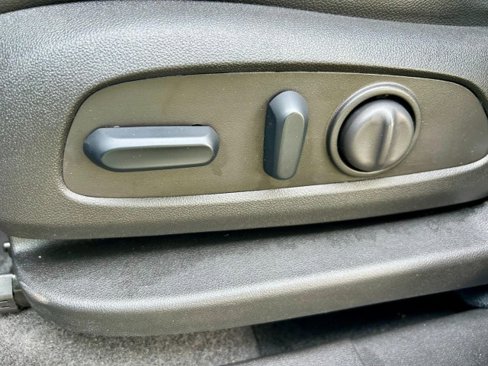 Used 2024 GMC Terrain SLT image 16