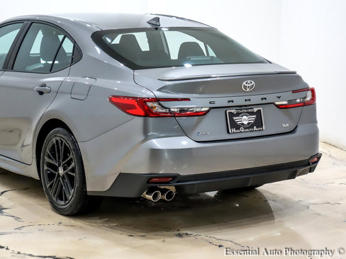 Used 2025 Toyota Camry SE image 9