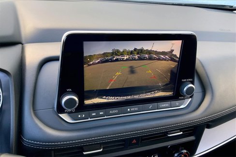 Certified 2025 Nissan Rogue SV image 24