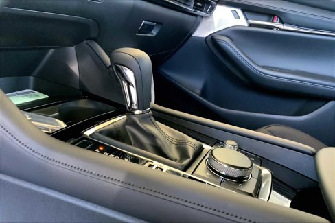 New 2026 MAZDA MAZDA3 Hatchback w/Premium Plus Pkg image 7