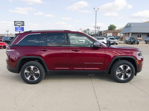 Used 2023 Jeep Grand Cherokee 4WD 4xe image 5