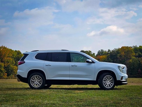 New 2026 GMC Acadia Denali w/ Super Cruise Package image 3