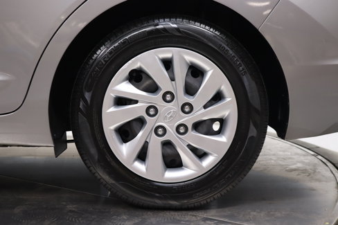 Used 2020 Hyundai Elantra SE w/ Cargo Package (C1) image 33