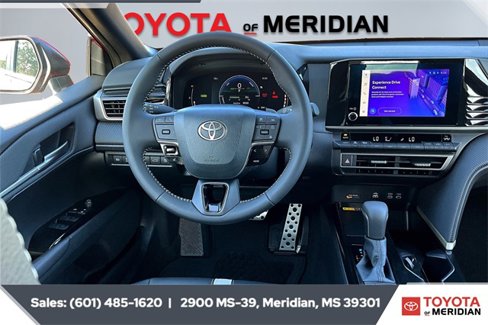 Used 2025 Toyota Camry SE image 5