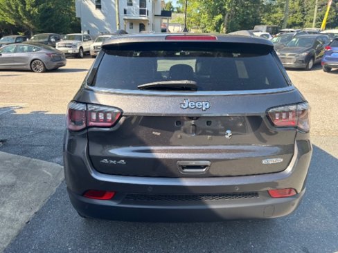 Used 2020 Jeep Compass Latitude image 4
