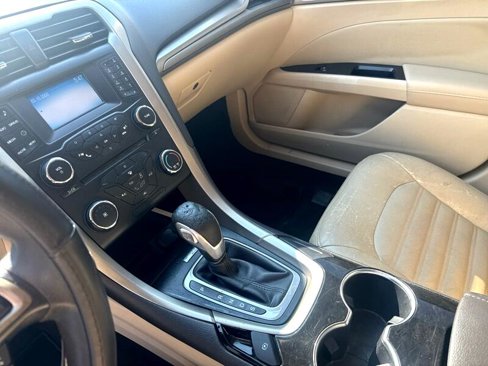 Used 2014 Ford Fusion SE image 12