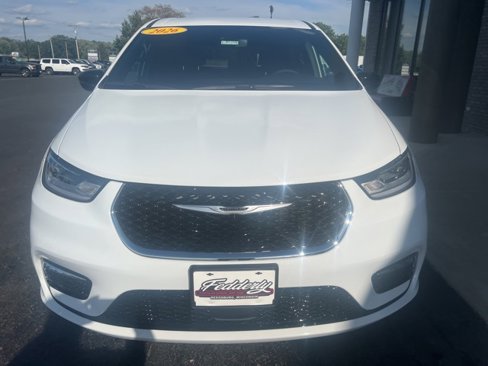 New 2026 Chrysler Pacifica Select image 20