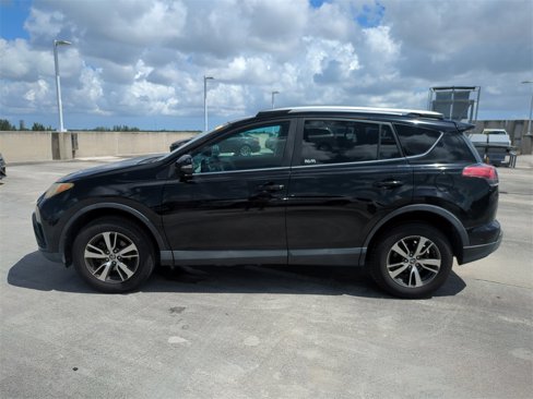 Used 2017 Toyota RAV4 XLE image 8
