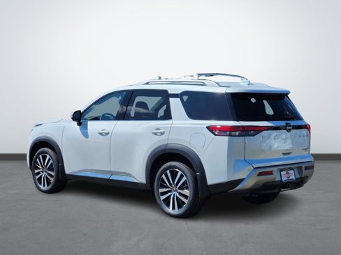 New 2025 Nissan Pathfinder Platinum w/ Cargo Package image 3