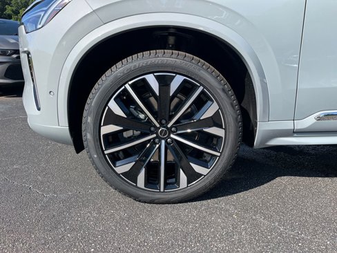 New 2026 Volvo XC90 B6 Plus w/ Protection Package Premier image 33