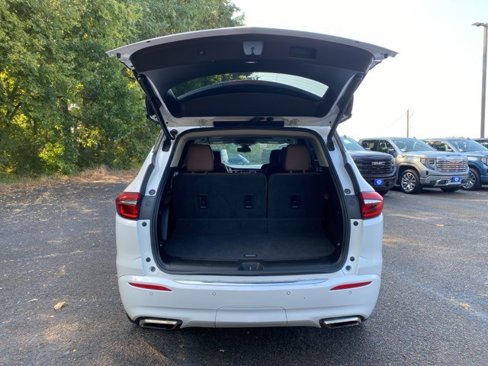Used 2020 Buick Enclave Avenir w/ Avenir Technology Package image 32