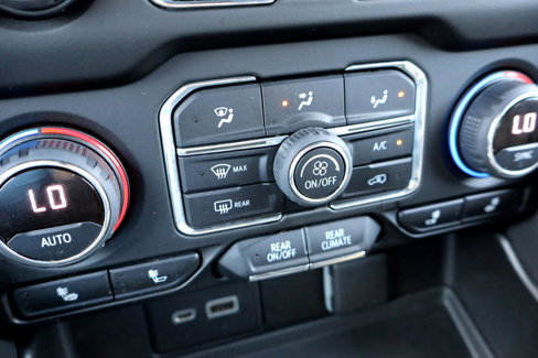 Used 2020 Audi A8 L 4.0T w/ Sport Plus Package image 7