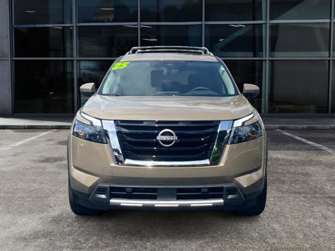 New 2025 Nissan Pathfinder Platinum w/ Cargo Package image 5