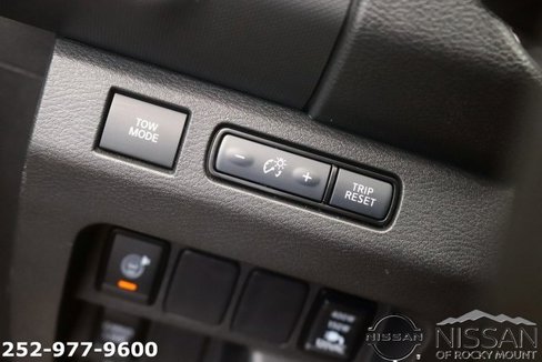 Used 2024 Nissan Frontier SV w/ SV Convenience Package image 23