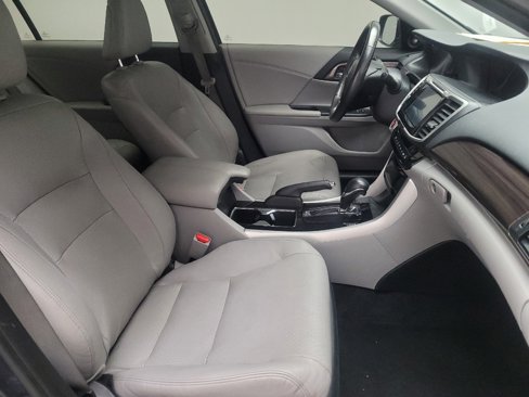 Used 2017 Honda Accord Touring image 21