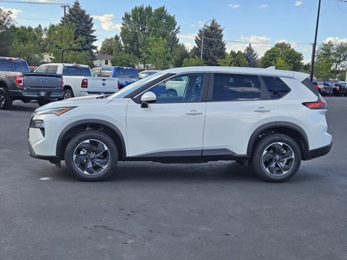 Used 2024 Nissan Rogue SV image 4