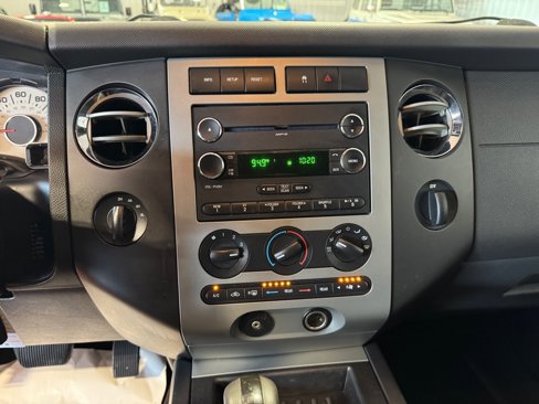 Used 2008 Ford Expedition XLT image 16