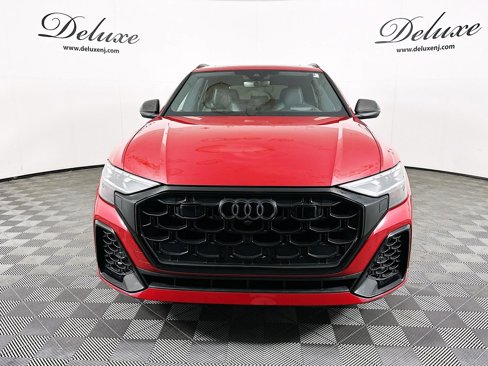 Used 2024 Audi SQ8 Prestige w/ Prestige Package image 2