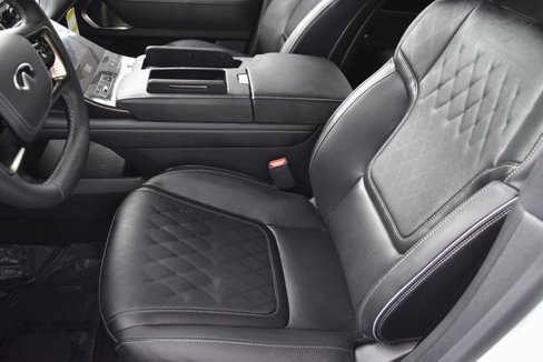New 2026 INFINITI QX80 Autograph w/ Premium Cargo Package image 17