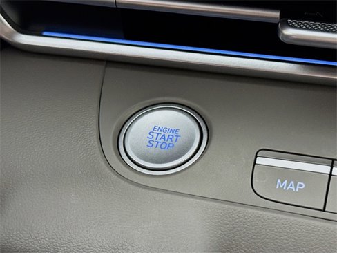 Used 2024 Hyundai Elantra SEL image 28