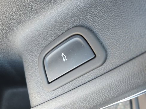 Used 2025 GMC Acadia Elevation image 33