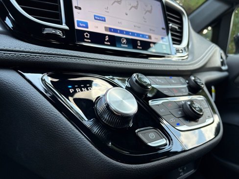 New 2026 Chrysler Pacifica Select image 30