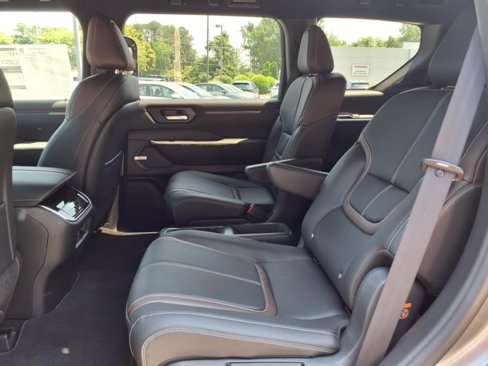 New 2025 Nissan Armada SL w/ Captain's Chari Seat Package image 14