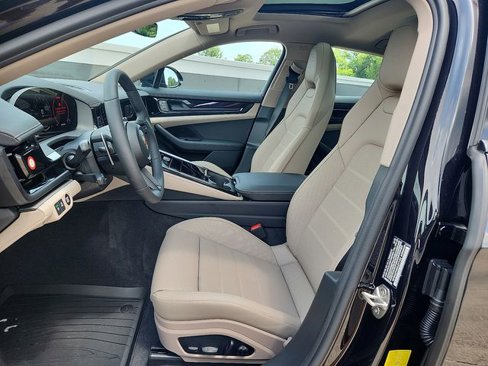 New 2025 Porsche Panamera 4 image 5