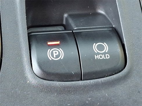 Used 2024 Toyota Corolla Cross XLE image 24