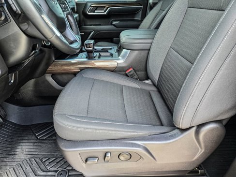 Used 2025 Chevrolet Silverado 1500 RST w/ Dark Appearance Package image 15