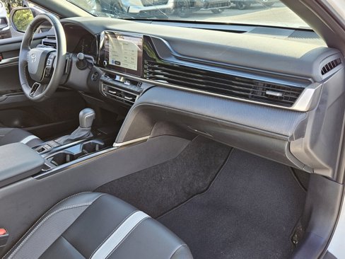 Used 2025 Toyota Camry SE image 23